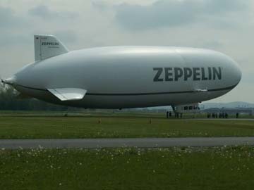 2012-ANN-Zeppelin002.jpg