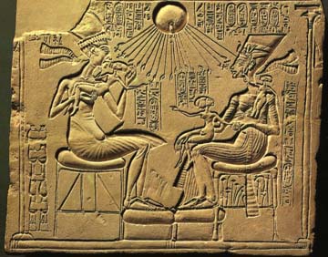Akhenaton and Nefertiti